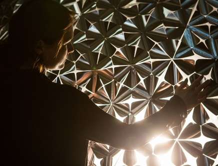 Daan ROOSEGAARDE, "Lotus Dome."