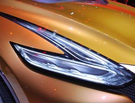 Nissan Resonance, headlight.