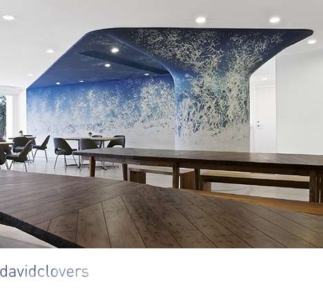 davidclovers, Breakers. Column and backwall with continuous wallpaper. Photo: Margot ERRANTE.