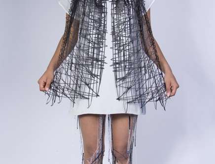 Elvira 't HART, "Wearable Drawings." Photo: Satijn PANYIGAY.