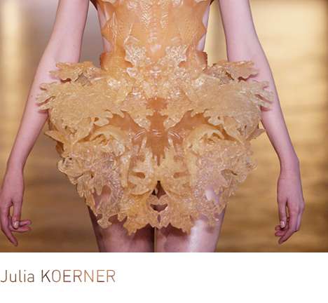 Iris van HERPEN, "Hybrid Holism" (2012). Photo: Michel ZOETER.