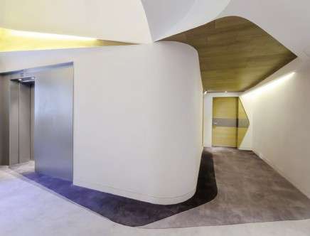 davidclovers, "The 109 Repulse Complex." Photo of the Typical Lift lobby, Tower 1.