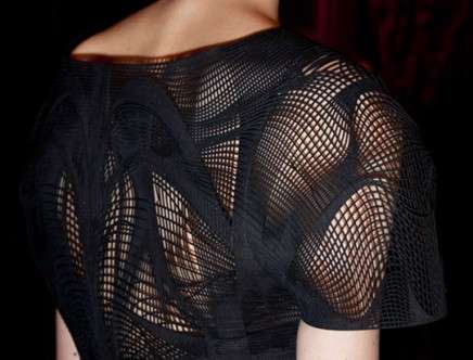 Julia KOERNER in collaboration with Iris van HERPEN & Materialise, "Voltage." Detail.