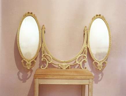 Dana STIRLING, "Mirror" (2012).